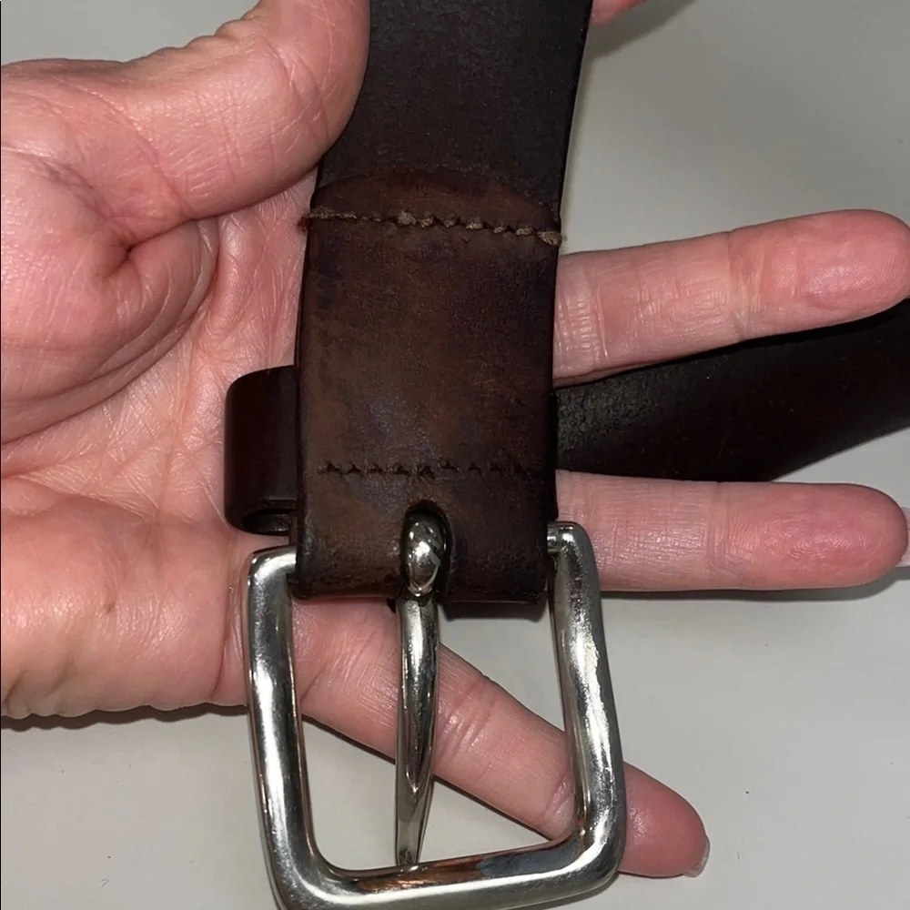 Men's Brown Leather Belt / preowned no labels / well worn 42 ish